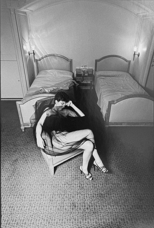 Endormie dans le fauteuil - 1983 Œuvre originale de Michel Pinel